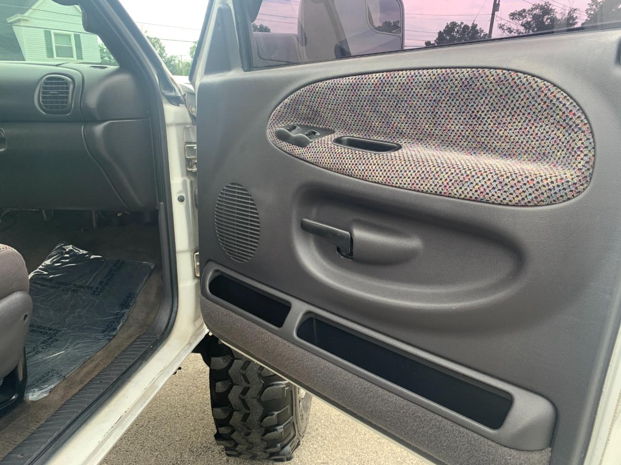 Dodge Ram 1500 Quad Cab 6.5-ft. Bed 4WD 1998