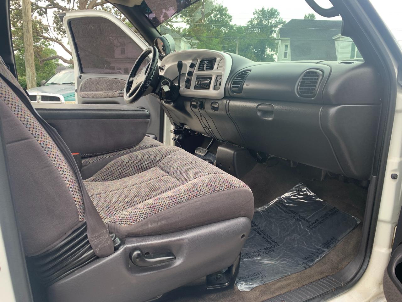 Dodge Ram 1500 Quad Cab 6.5-ft. Bed 4WD 1998