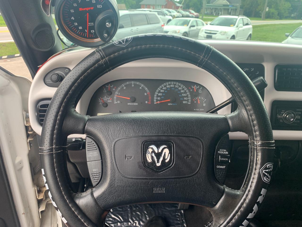 Dodge Ram 1500 Quad Cab 6.5-ft. Bed 4WD 1998