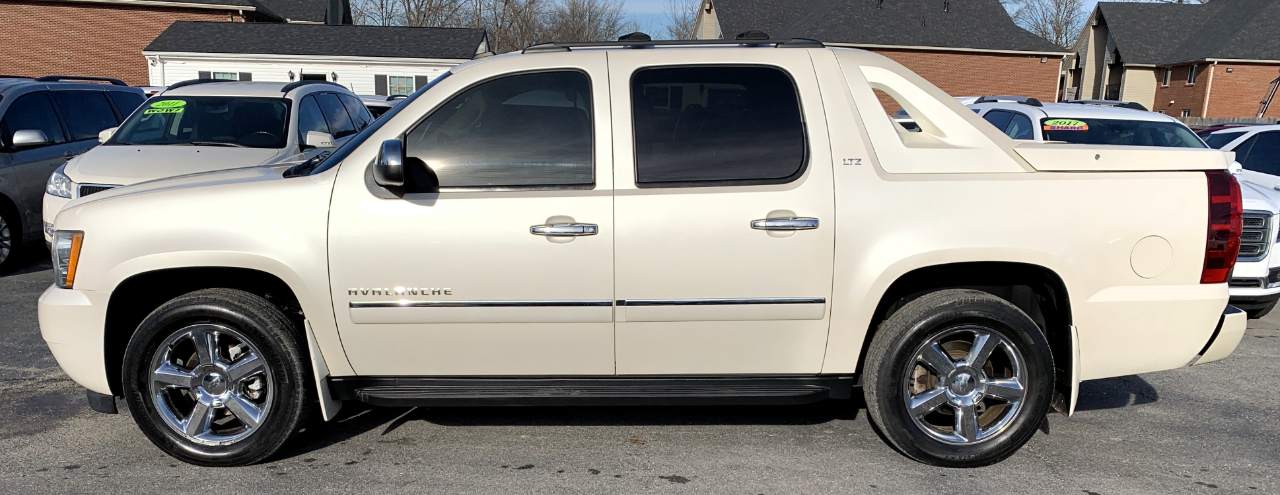 Chevrolet Avalanche LTZ 4WD 2012