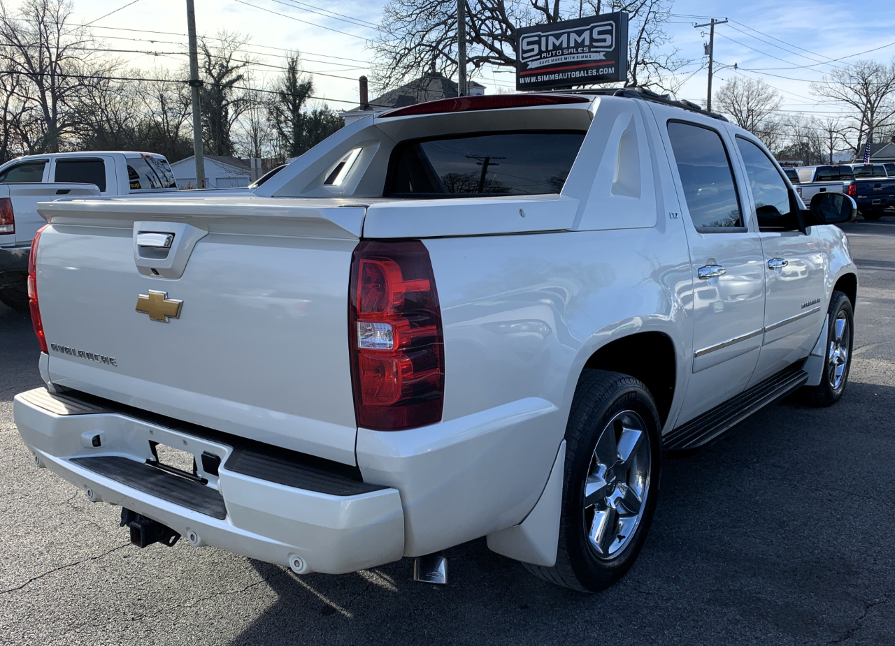 Chevrolet Avalanche LTZ 4WD 2012