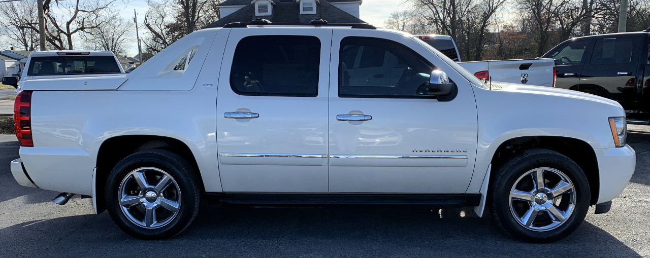 Chevrolet Avalanche LTZ 4WD 2012
