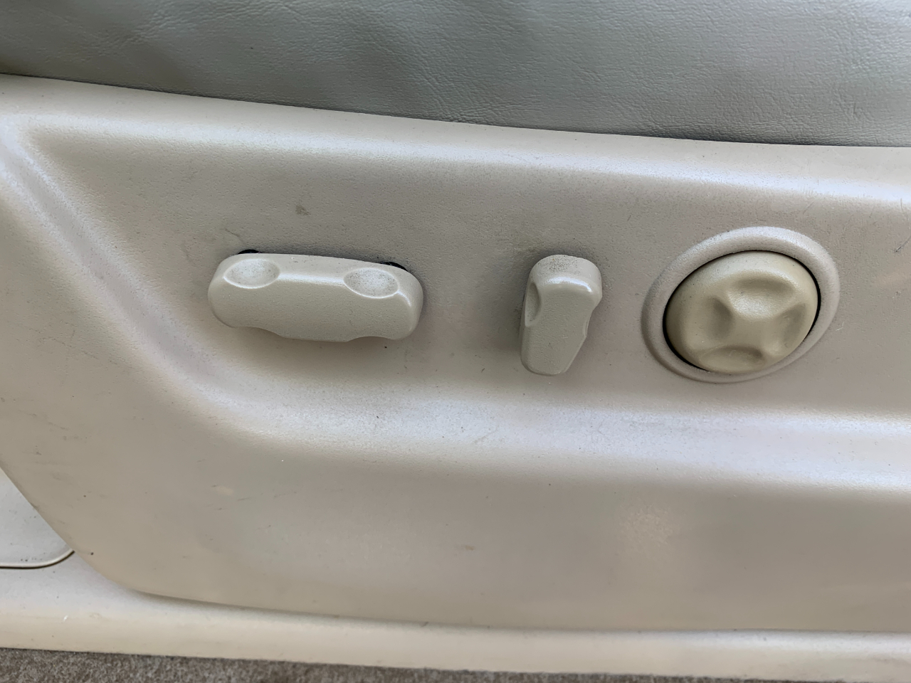 Chevrolet Avalanche LTZ 4WD 2012