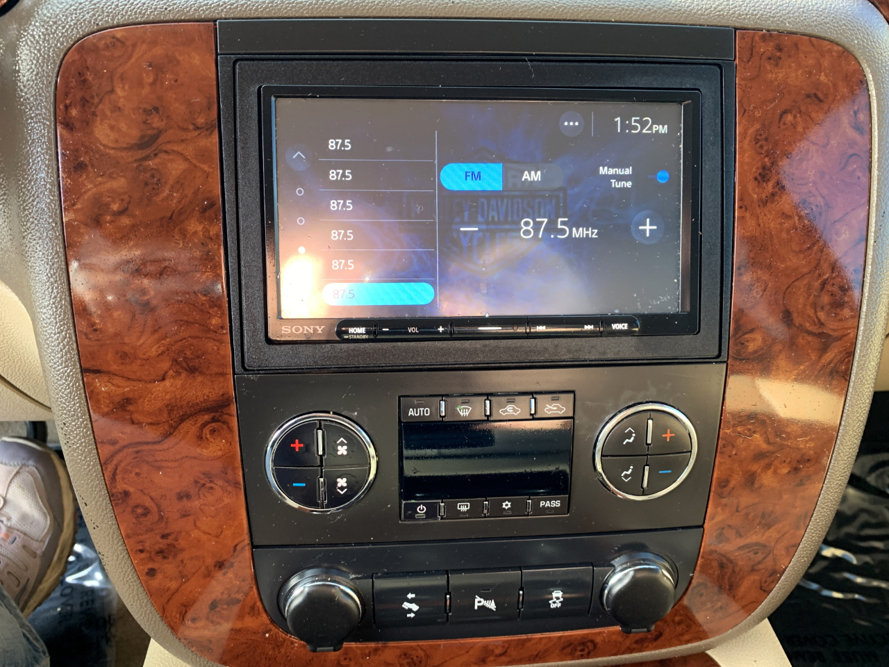 Chevrolet Avalanche LTZ 4WD 2012