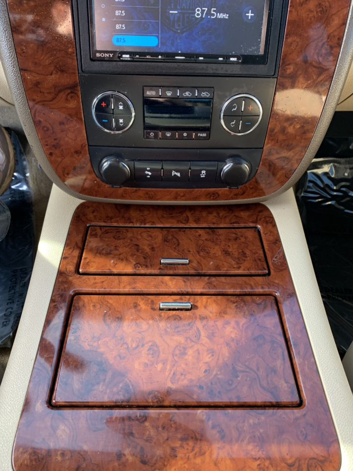 Chevrolet Avalanche LTZ 4WD 2012