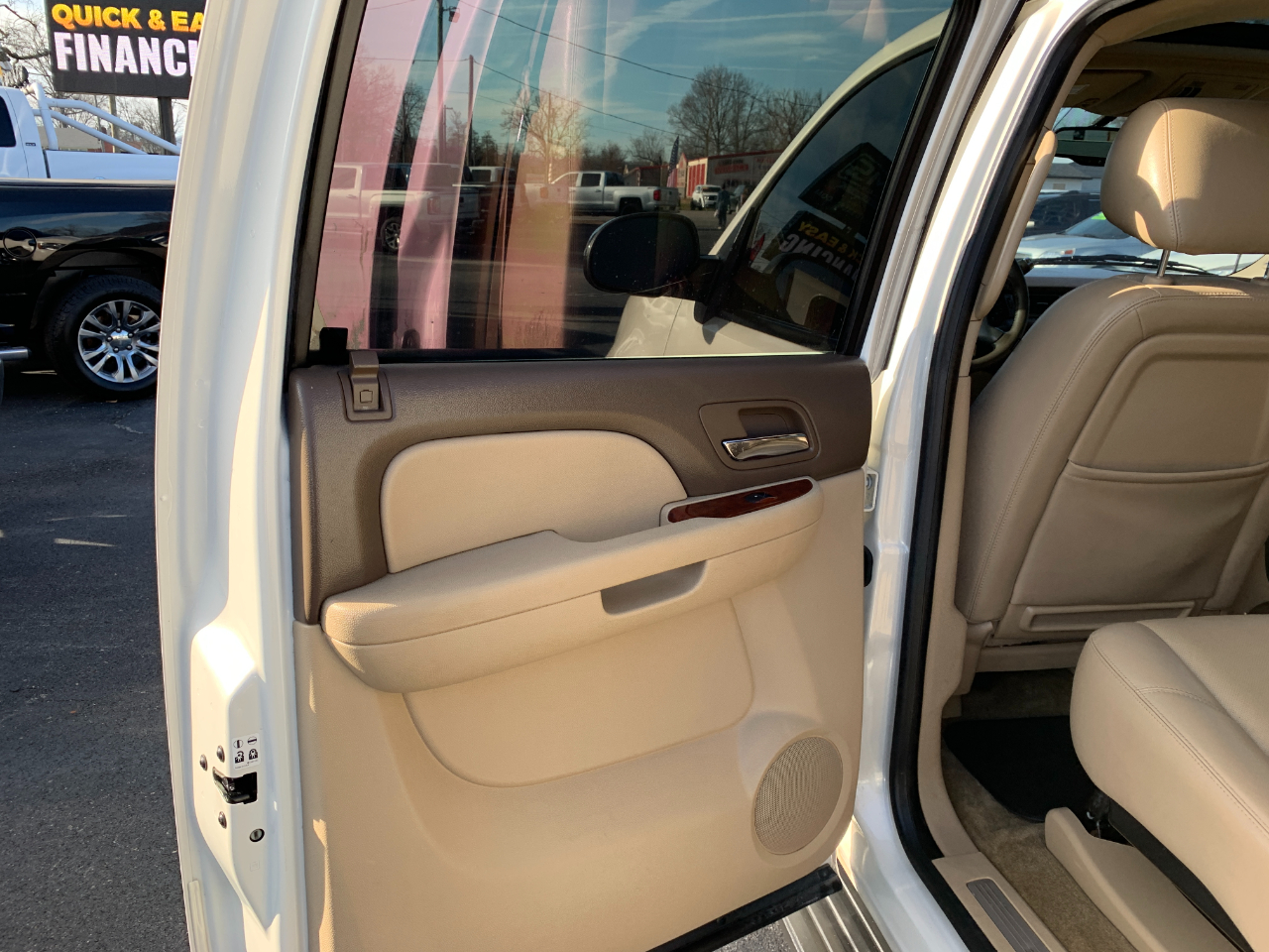 Chevrolet Avalanche LTZ 4WD 2012