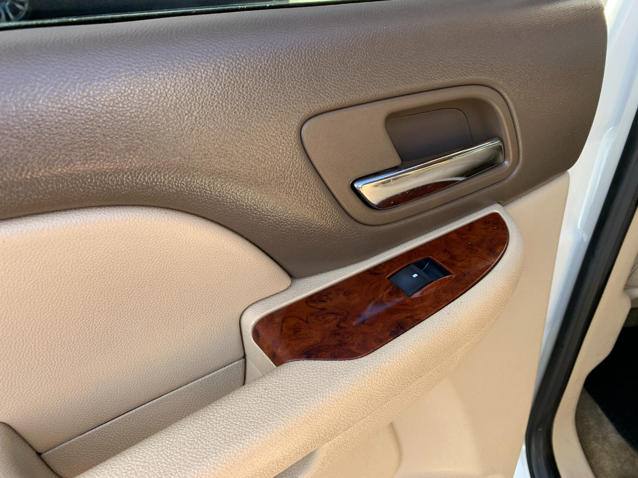 Chevrolet Avalanche LTZ 4WD 2012