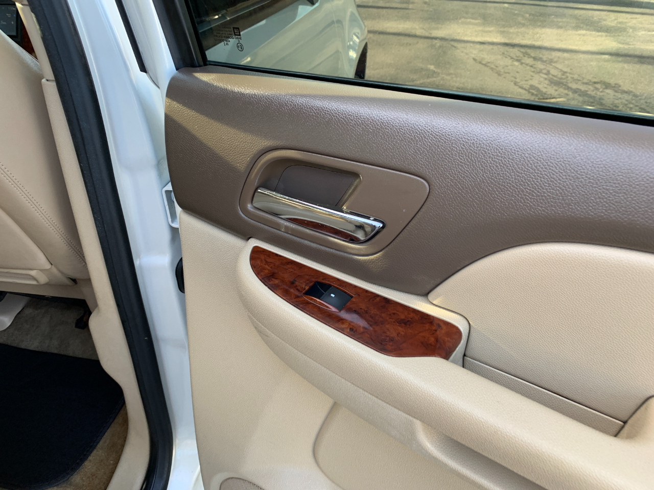 Chevrolet Avalanche LTZ 4WD 2012