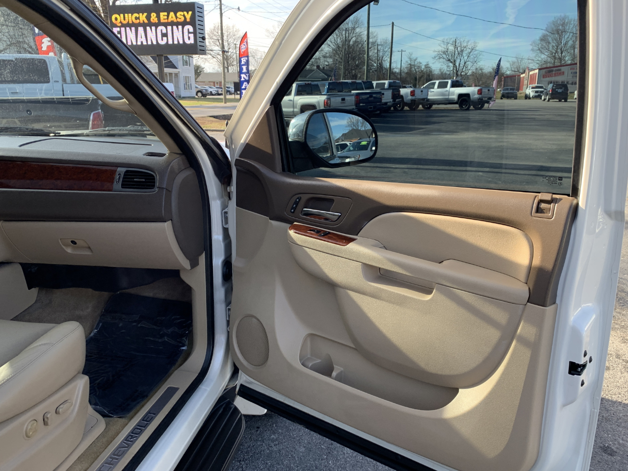 Chevrolet Avalanche LTZ 4WD 2012