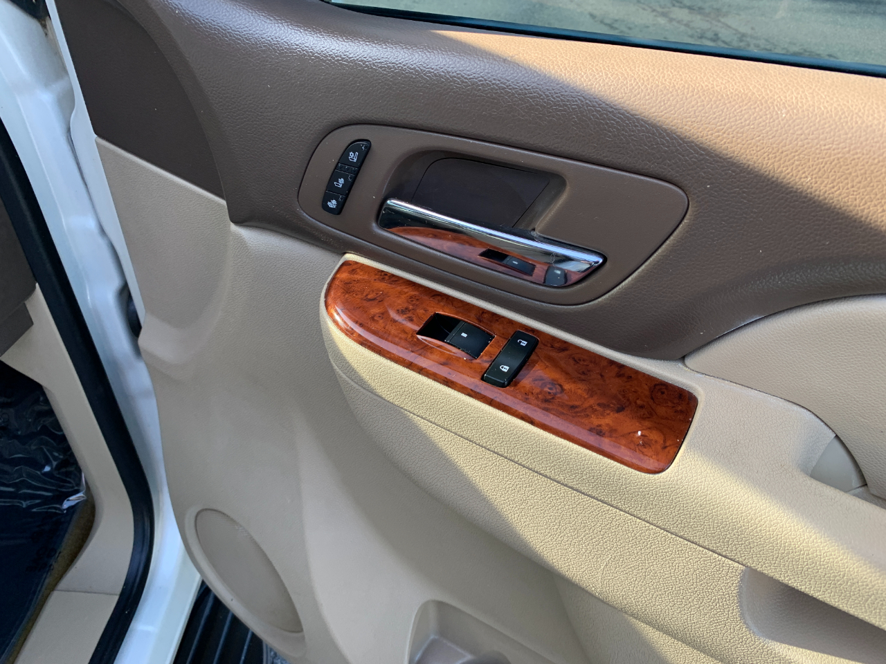 Chevrolet Avalanche LTZ 4WD 2012