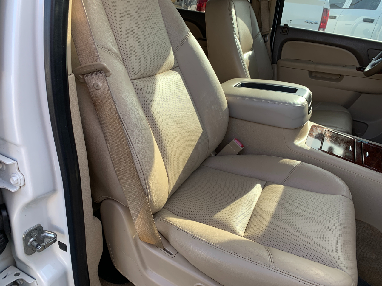 Chevrolet Avalanche LTZ 4WD 2012