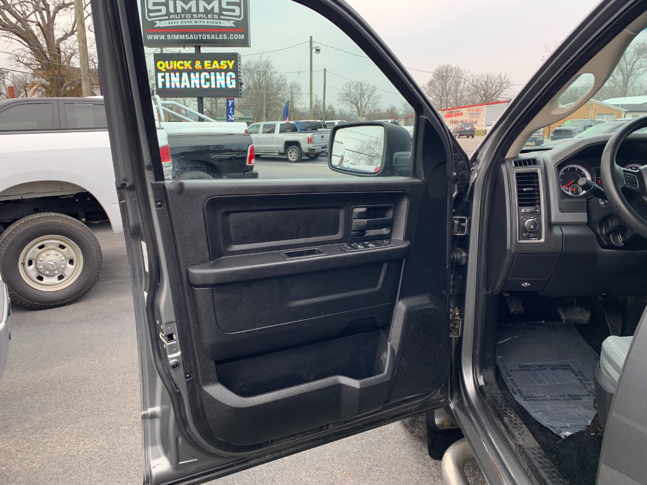 RAM 1500 Tradesman Crew Cab SWB 4WD 2013