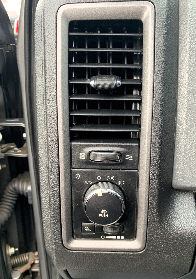 RAM 1500 Tradesman Crew Cab SWB 4WD 2013