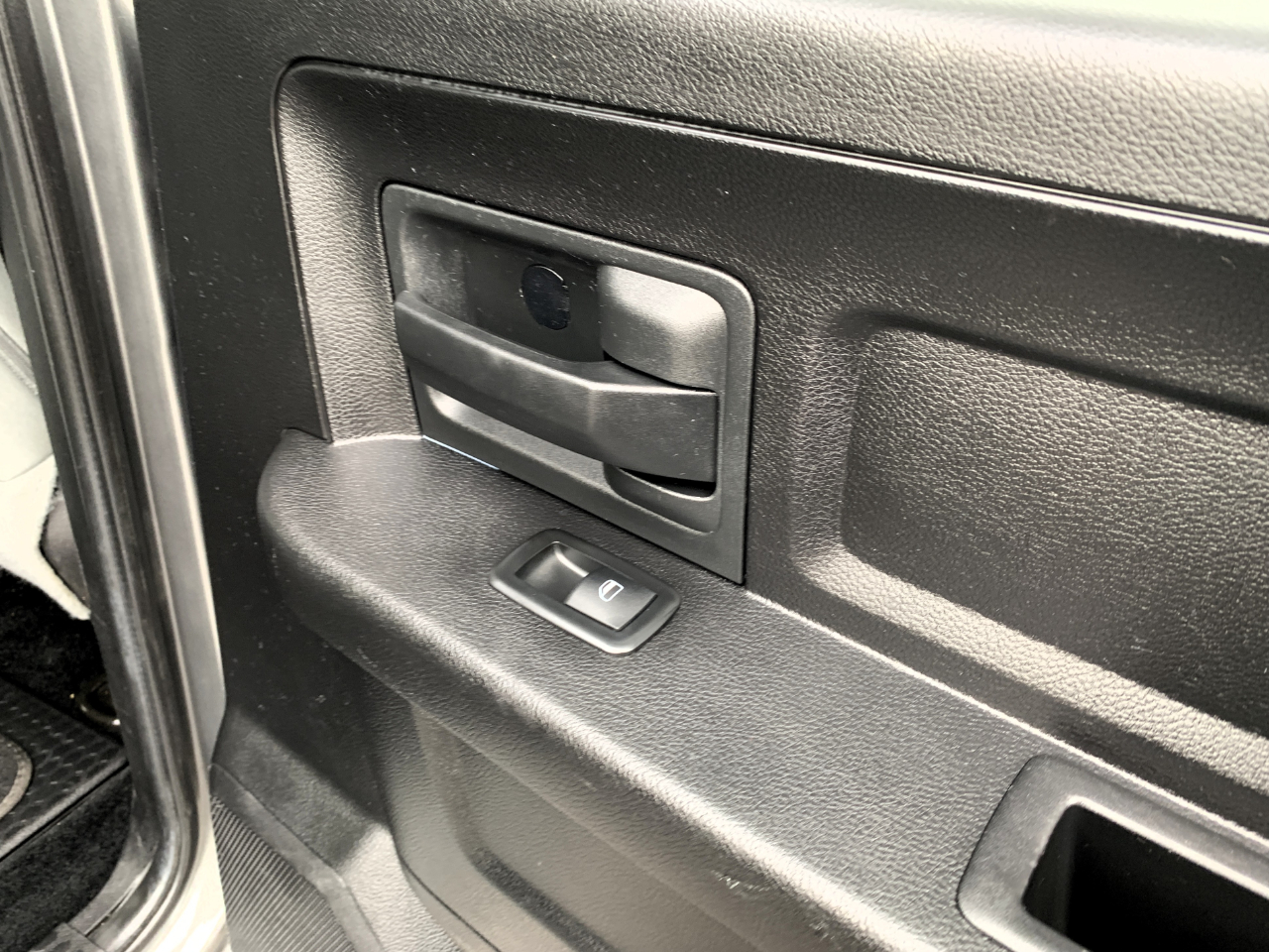 RAM 1500 Tradesman Crew Cab SWB 4WD 2013