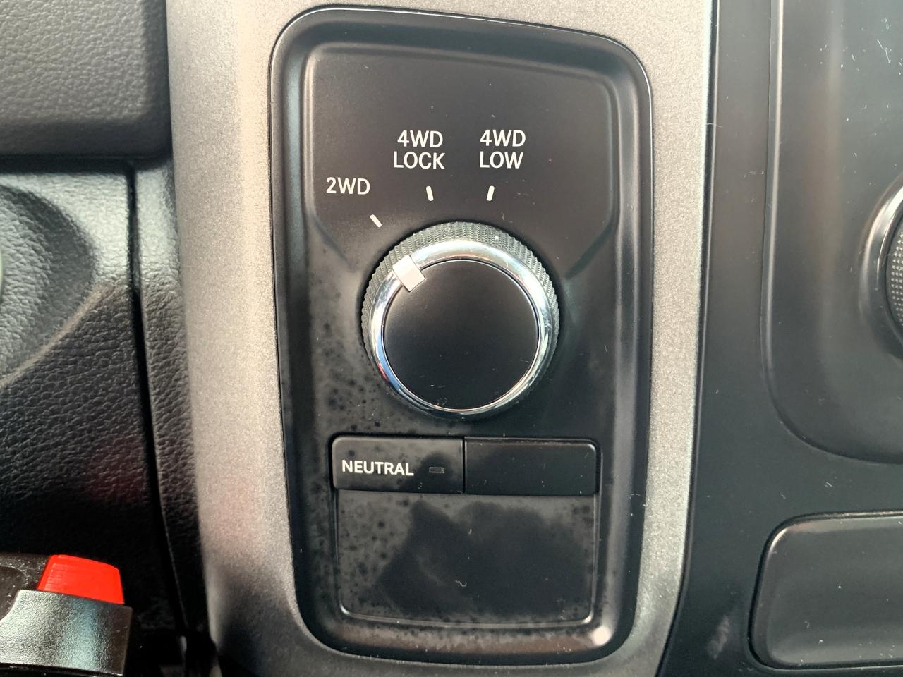 RAM 1500 Tradesman Crew Cab SWB 4WD 2013