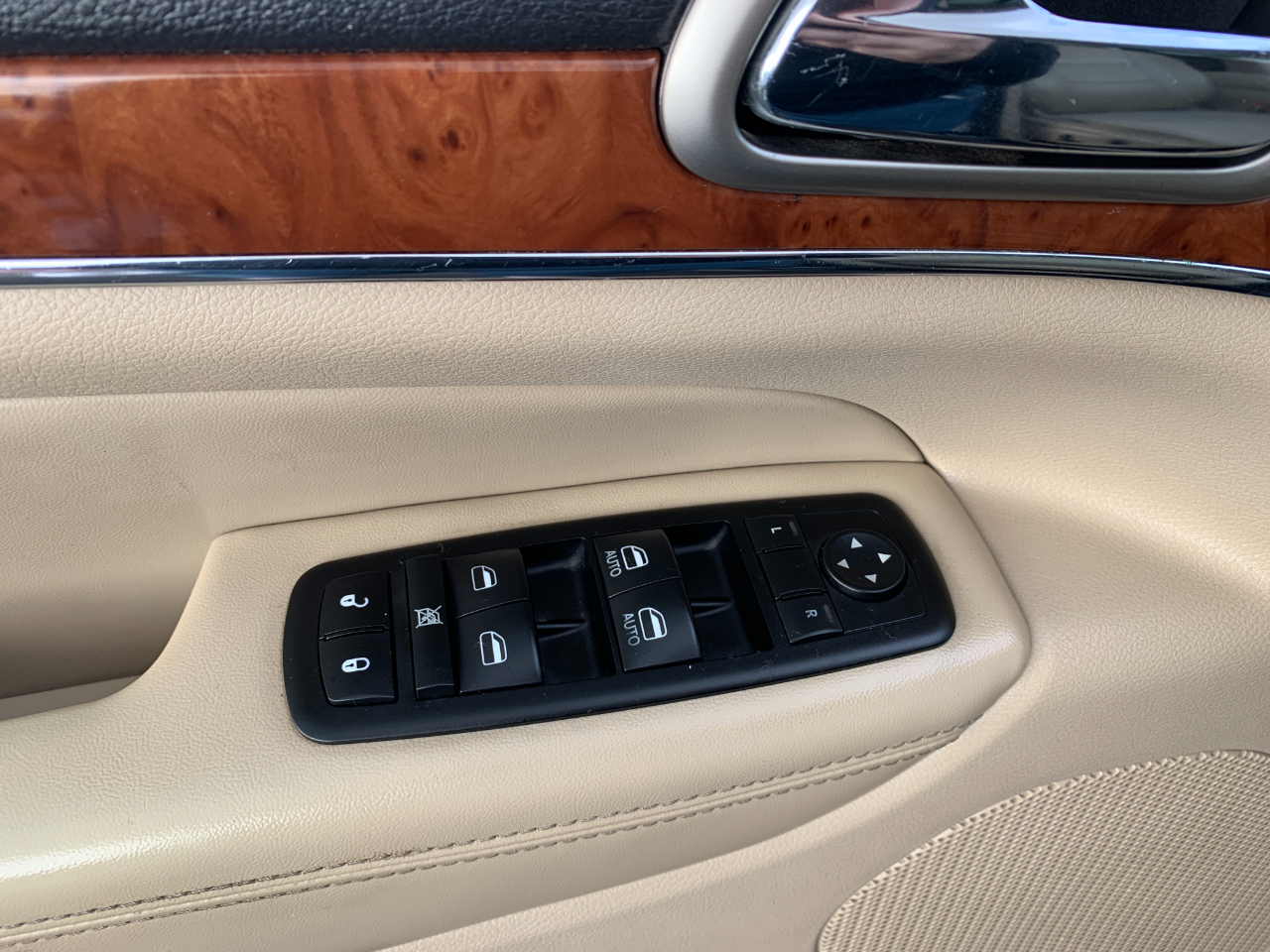 Jeep Grand Cherokee Limited 4WD 2011