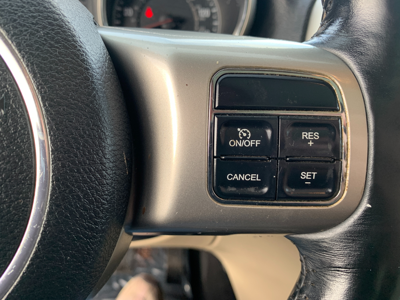 Jeep Grand Cherokee Limited 4WD 2011