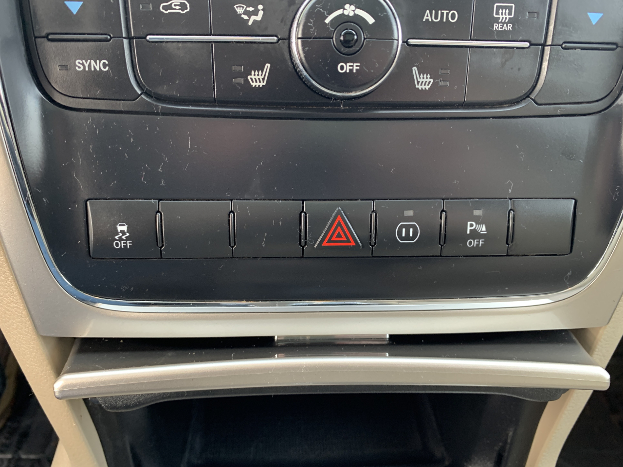 Jeep Grand Cherokee Limited 4WD 2011