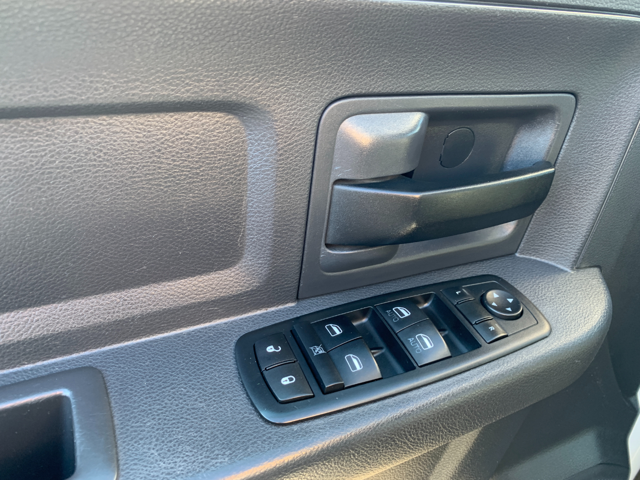 RAM 2500 ST Crew Cab SWB 4WD 2012