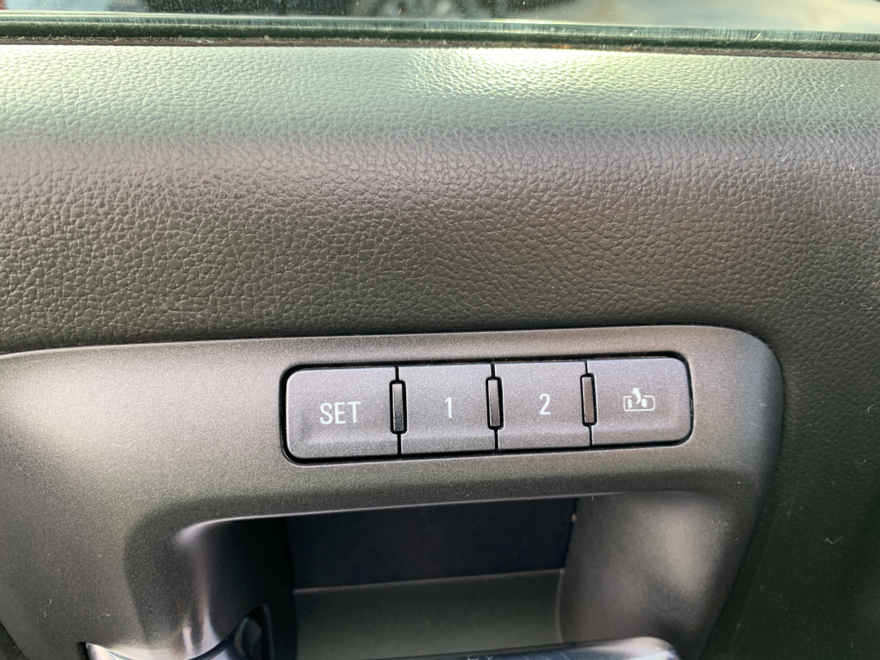 Chevrolet Silverado 1500 LTZ Crew Cab 4WD 2017