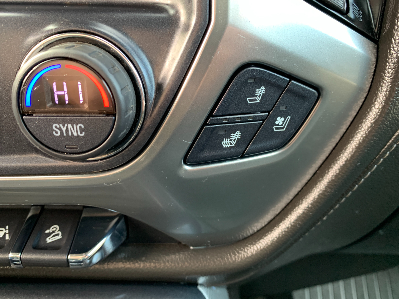 Chevrolet Silverado 1500 LTZ Crew Cab 4WD 2017