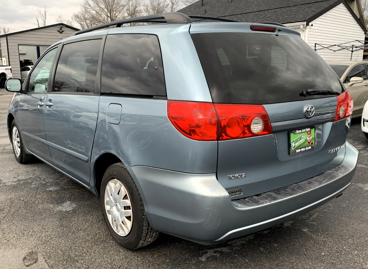 Toyota Sienna CE FWD 7-Passenger 2009