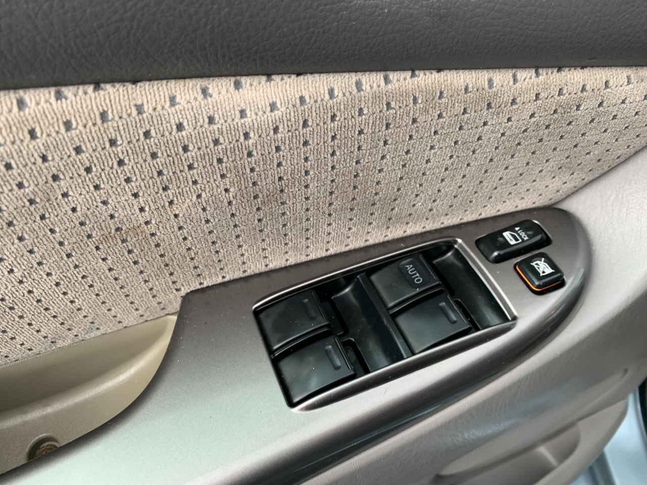 Toyota Sienna CE FWD 7-Passenger 2009