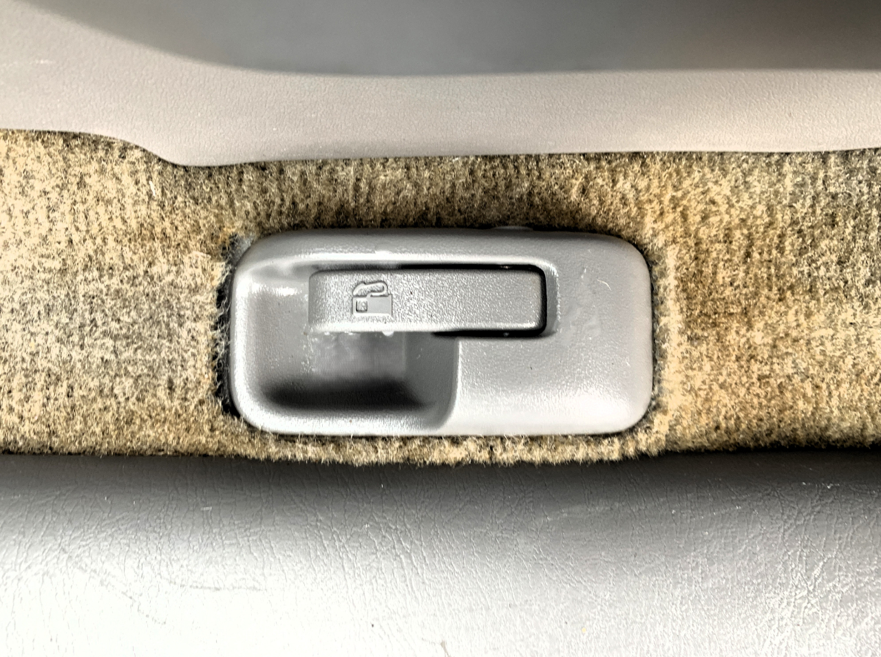 Toyota Sienna CE FWD 7-Passenger 2009