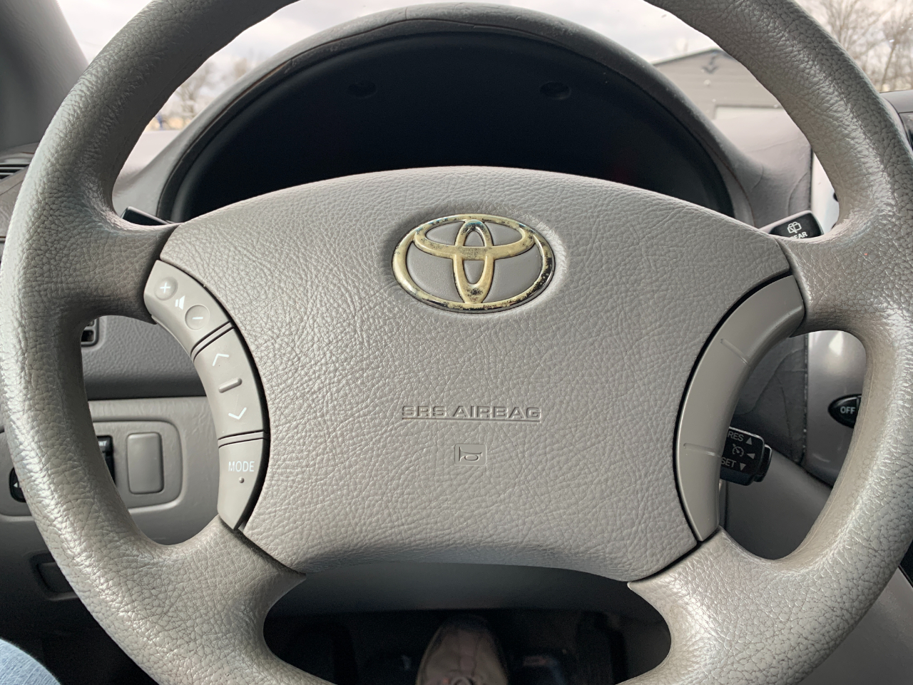 Toyota Sienna CE FWD 7-Passenger 2009