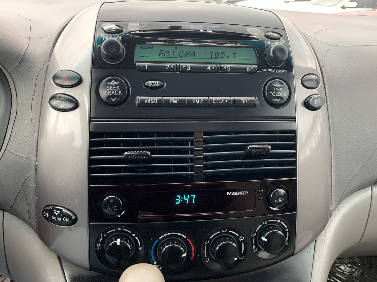 Toyota Sienna CE FWD 7-Passenger 2009