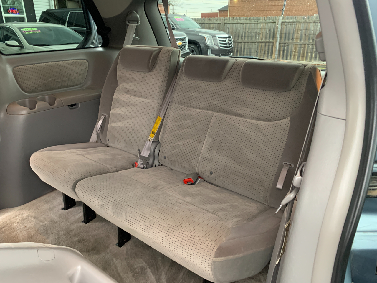 Toyota Sienna CE FWD 7-Passenger 2009