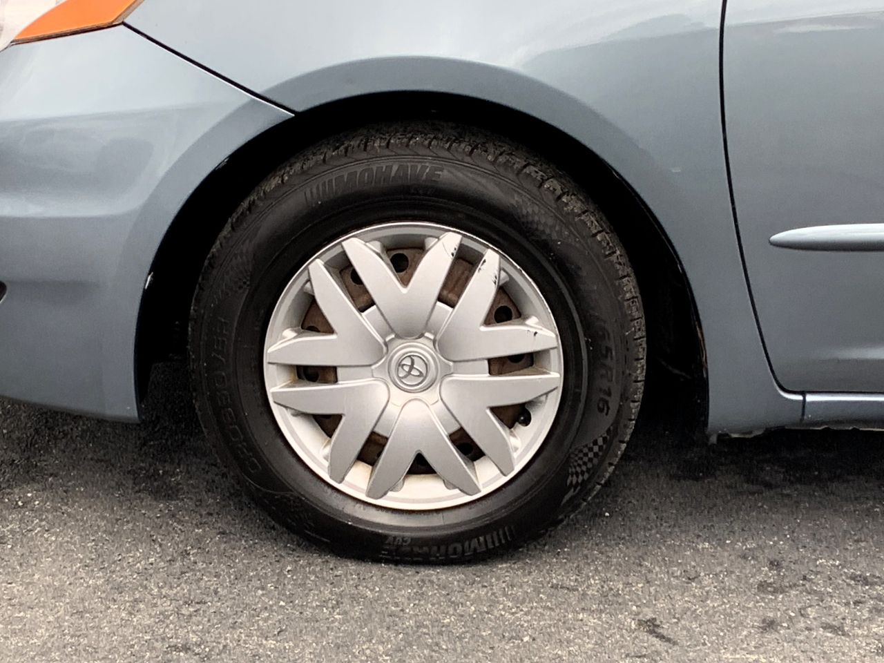 Toyota Sienna CE FWD 7-Passenger 2009