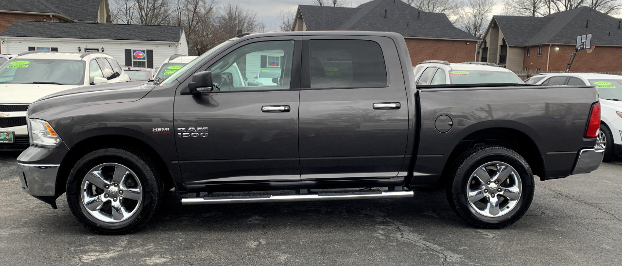 RAM 1500 SLT Crew Cab SWB 4WD 2015