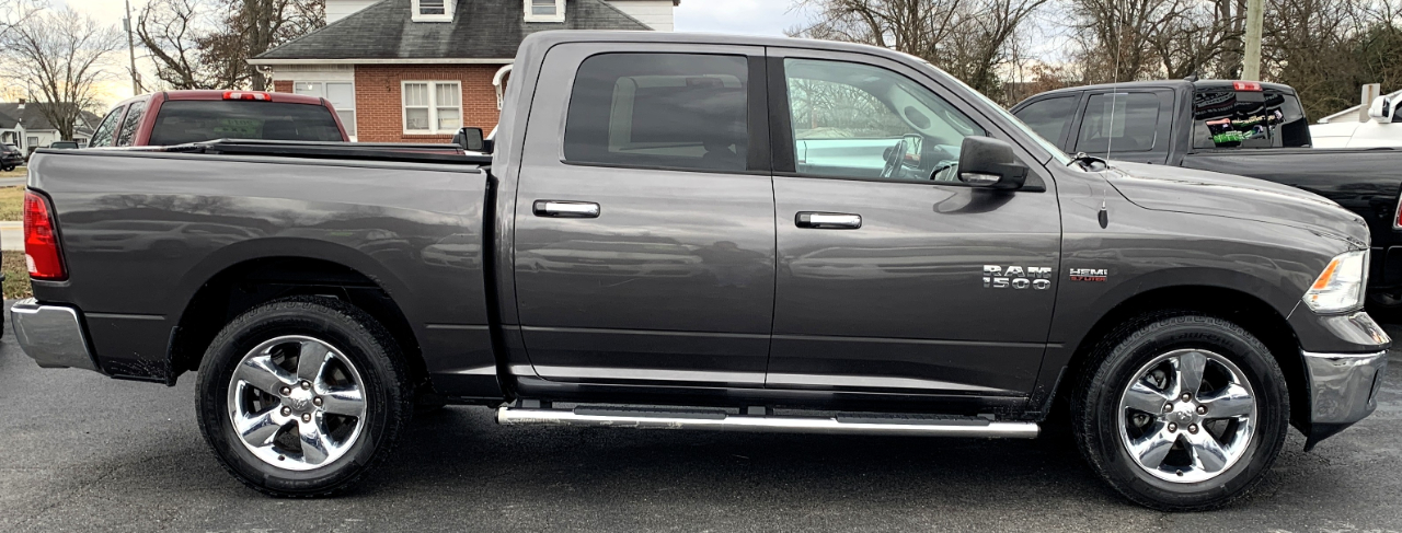 RAM 1500 SLT Crew Cab SWB 4WD 2015