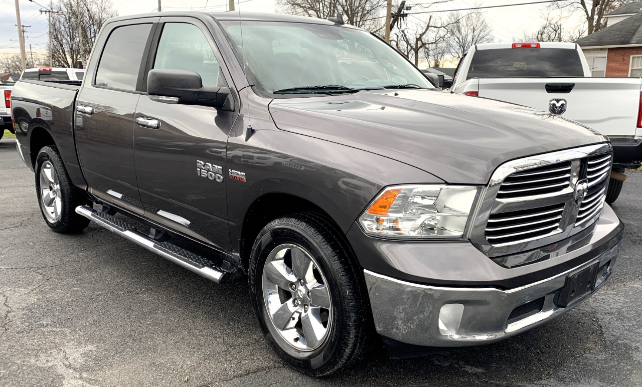 RAM 1500 SLT Crew Cab SWB 4WD 2015