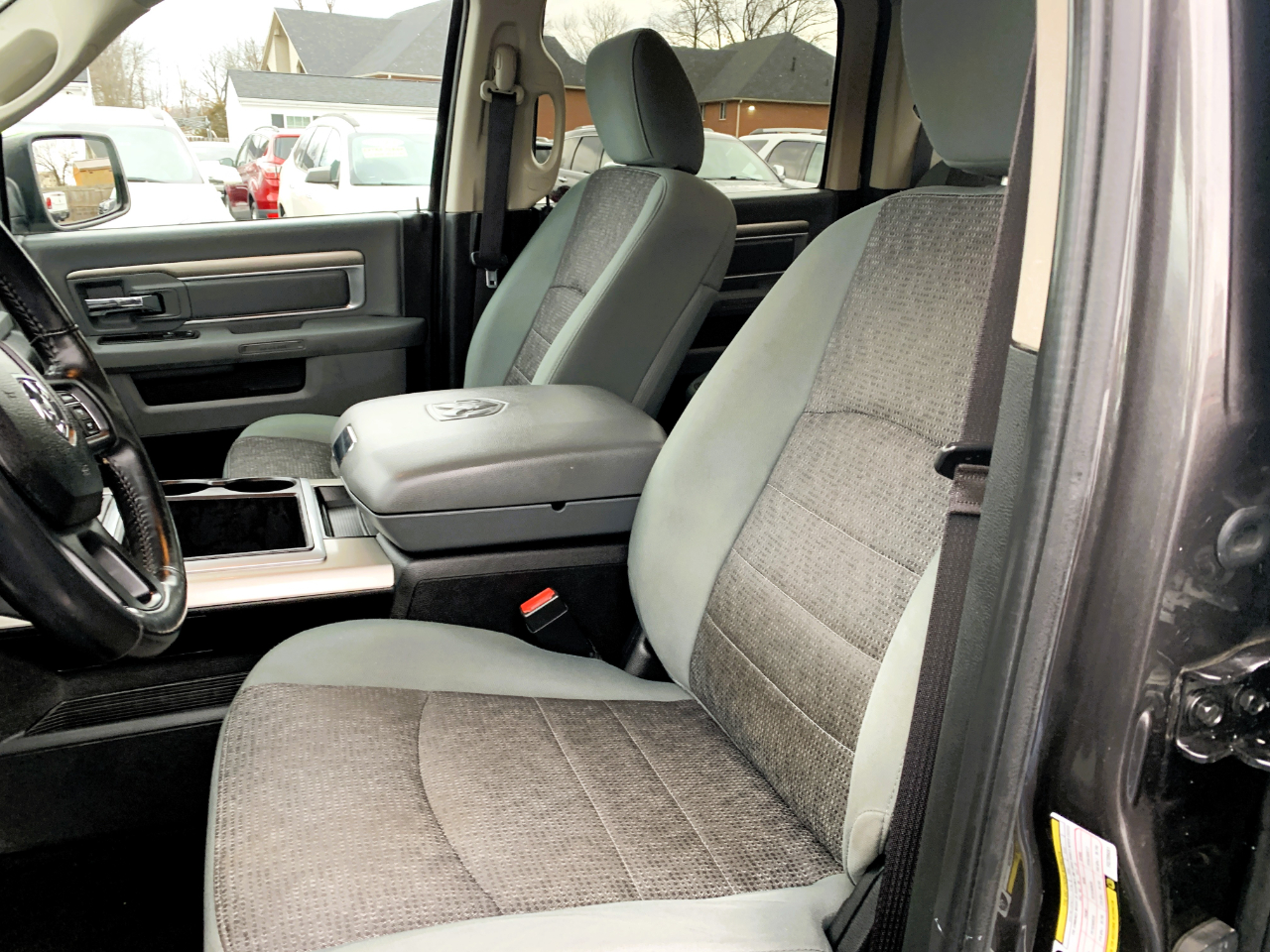 RAM 1500 SLT Crew Cab SWB 4WD 2015