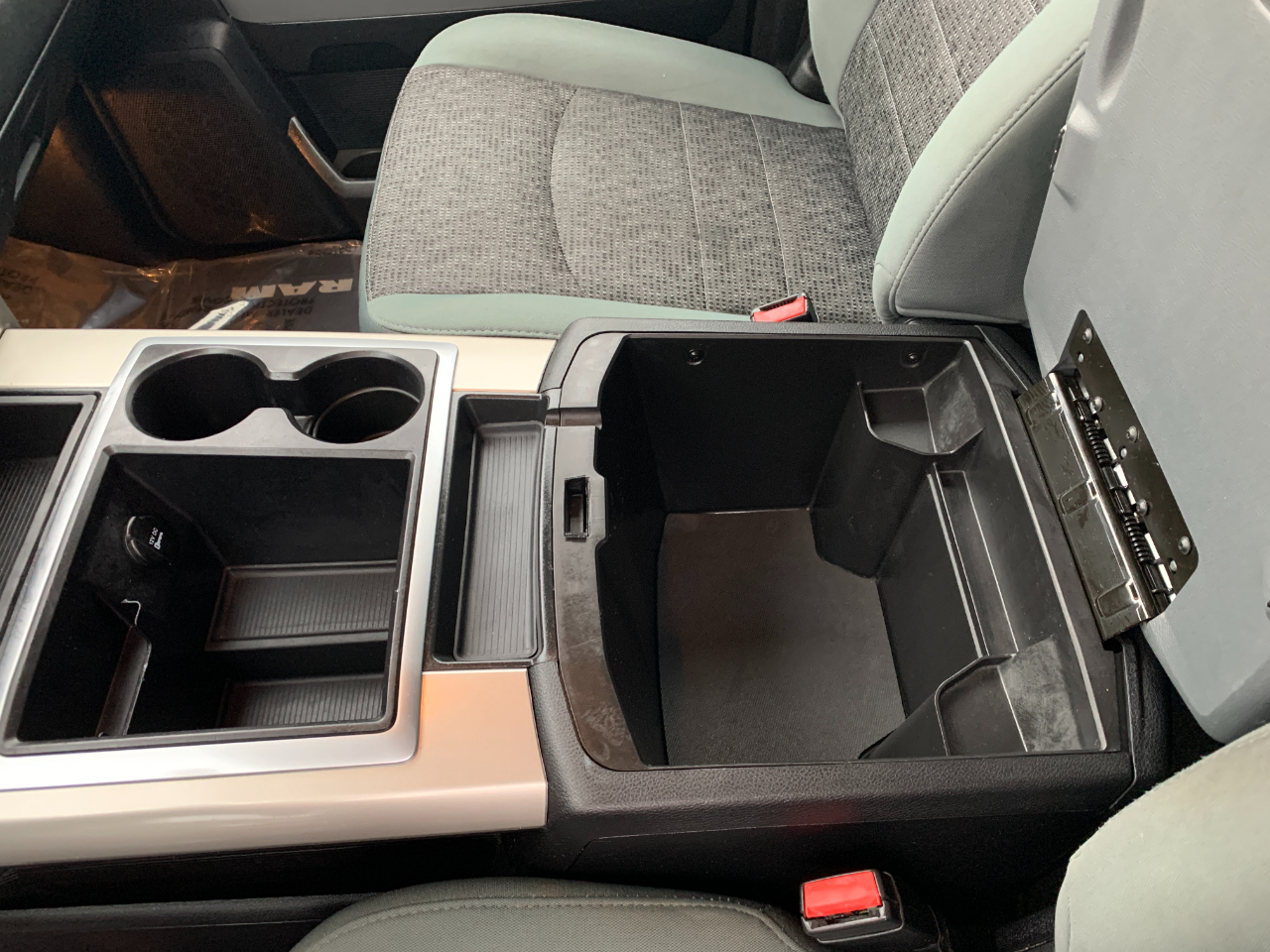 RAM 1500 SLT Crew Cab SWB 4WD 2015