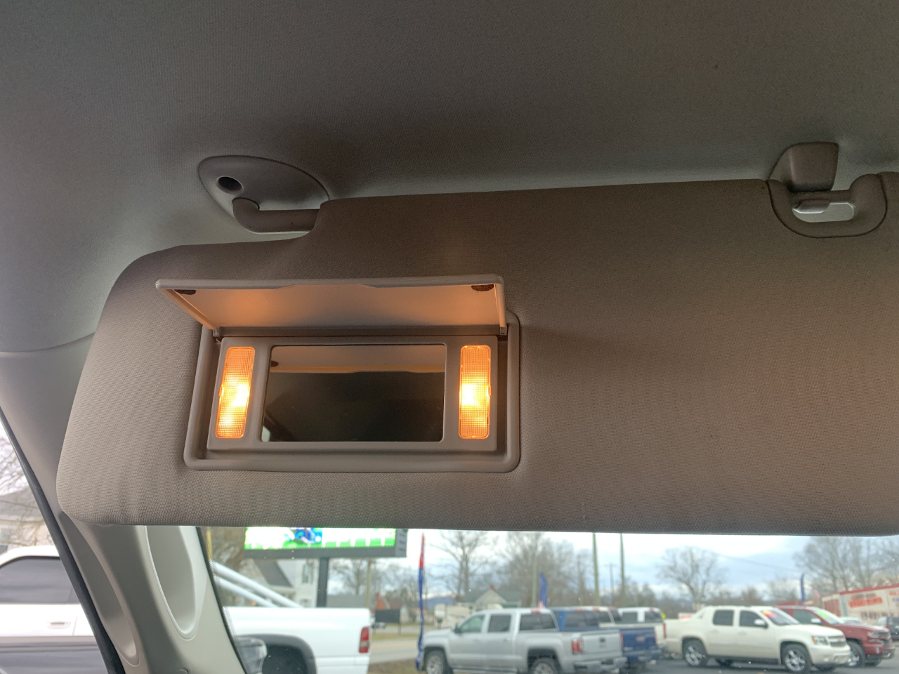 RAM 1500 SLT Crew Cab SWB 4WD 2015