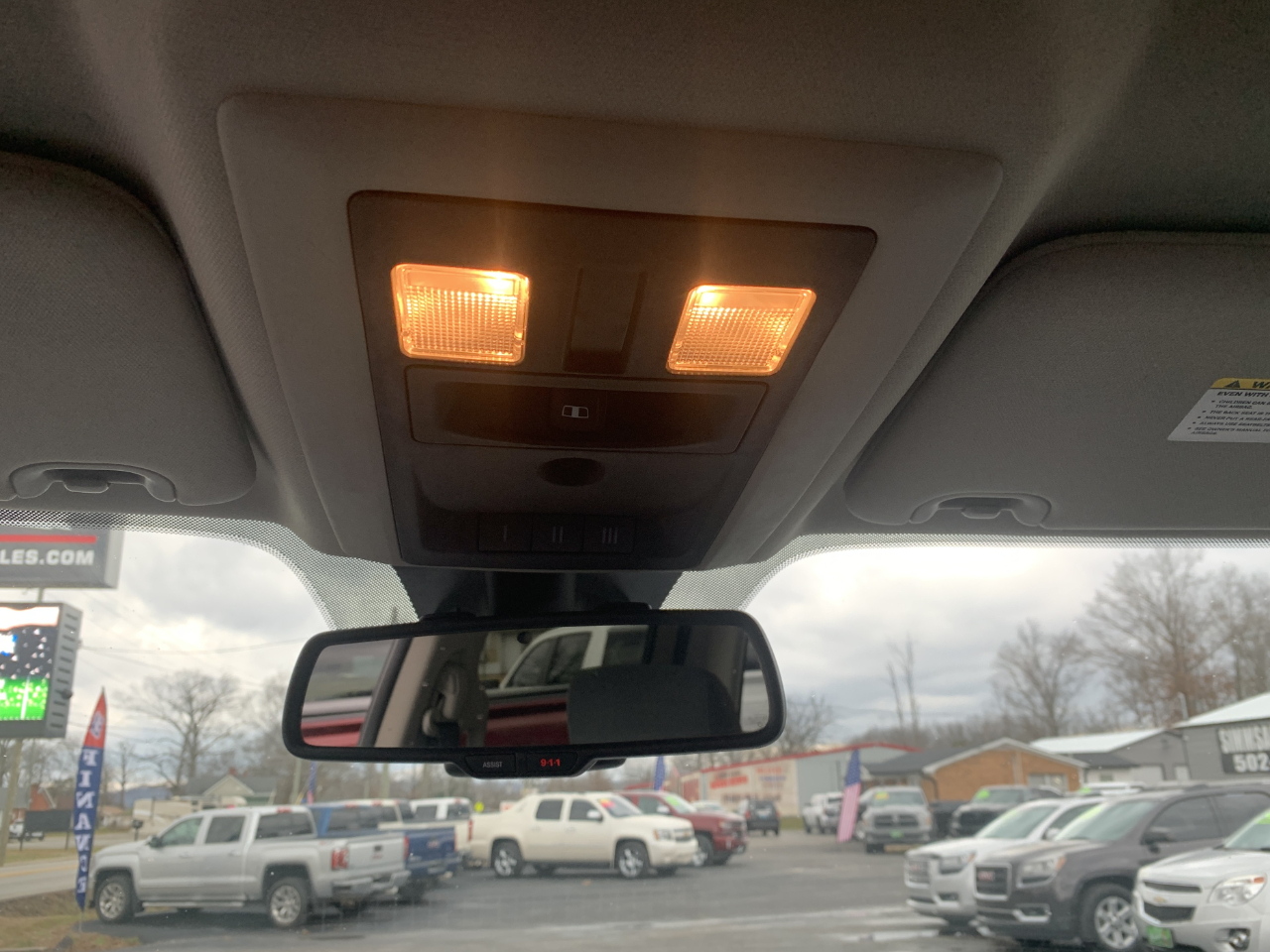 RAM 1500 SLT Crew Cab SWB 4WD 2015