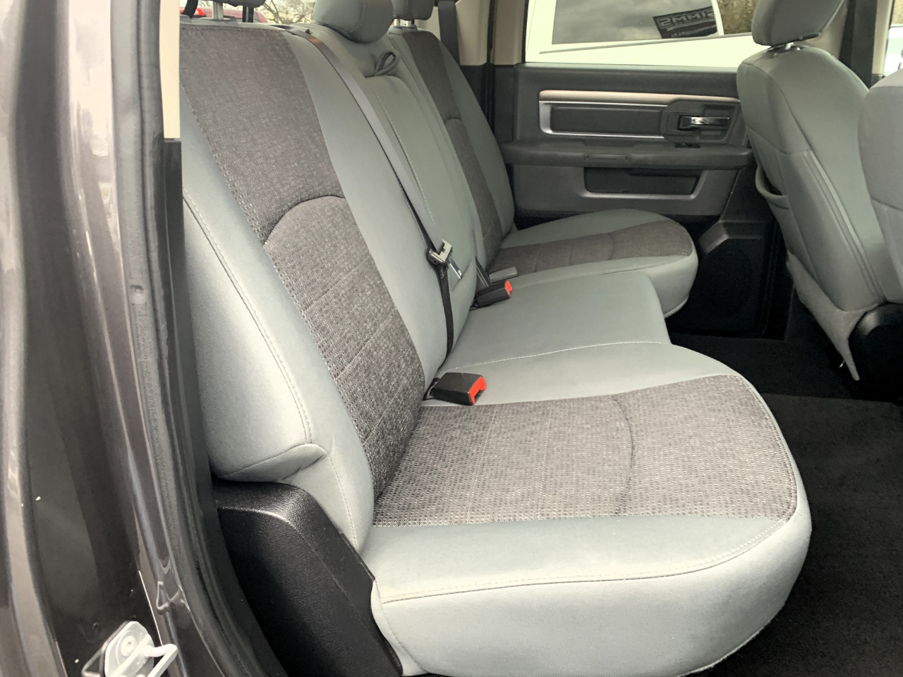 RAM 1500 SLT Crew Cab SWB 4WD 2015