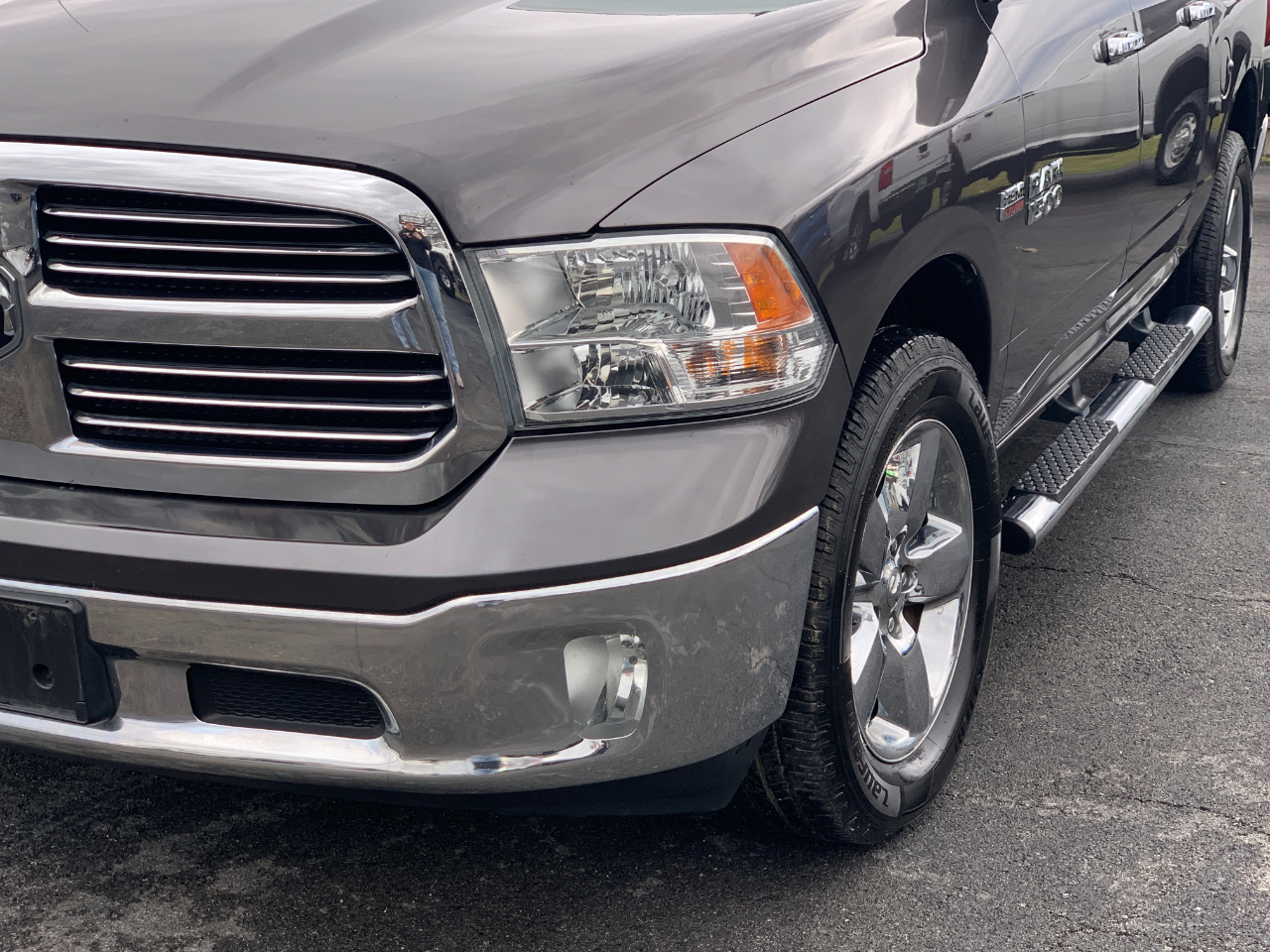 RAM 1500 SLT Crew Cab SWB 4WD 2015