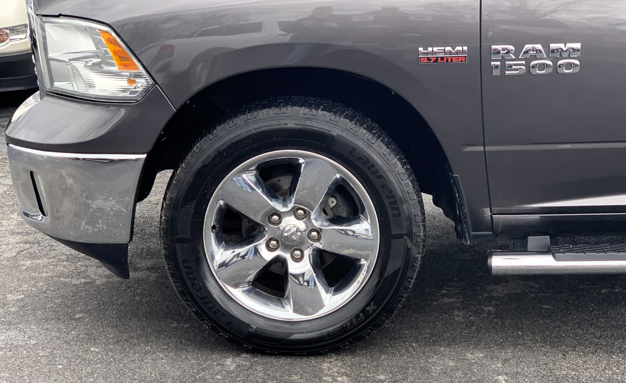 RAM 1500 SLT Crew Cab SWB 4WD 2015