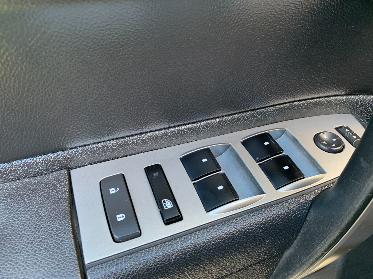 Chevrolet Silverado 1500 LT Crew Cab 4WD 2011