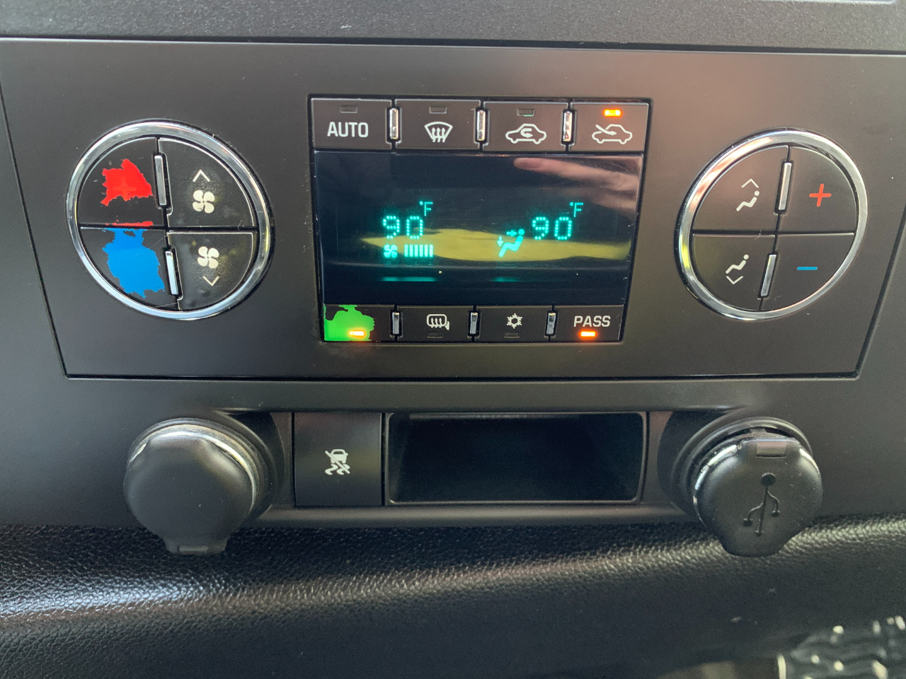 Chevrolet Silverado 1500 LT Crew Cab 4WD 2011