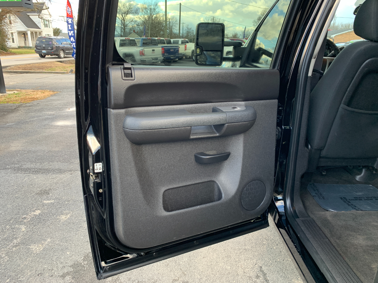 Chevrolet Silverado 1500 LT Crew Cab 4WD 2011