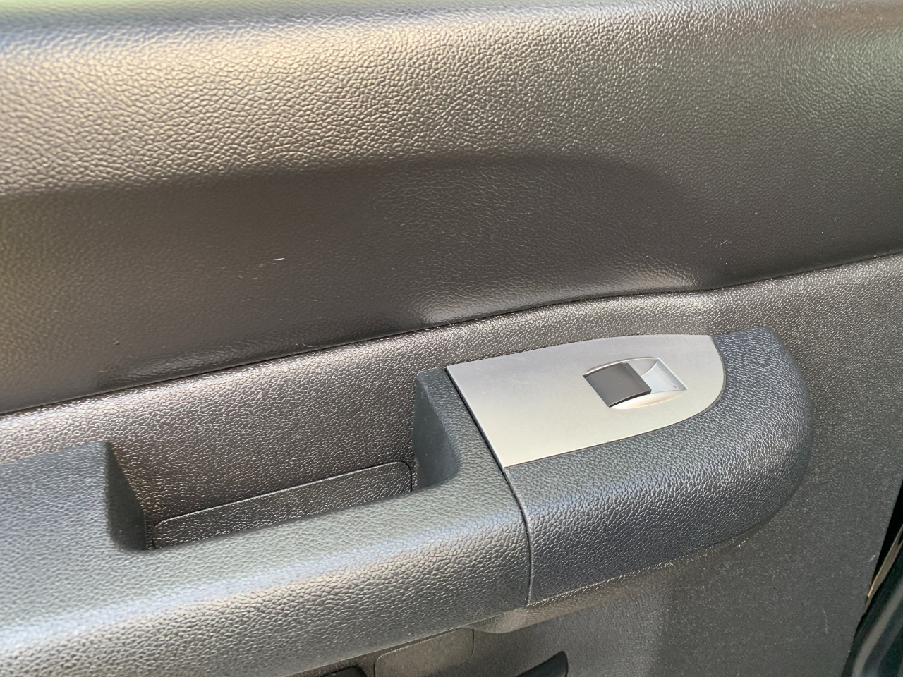 Chevrolet Silverado 1500 LT Crew Cab 4WD 2011