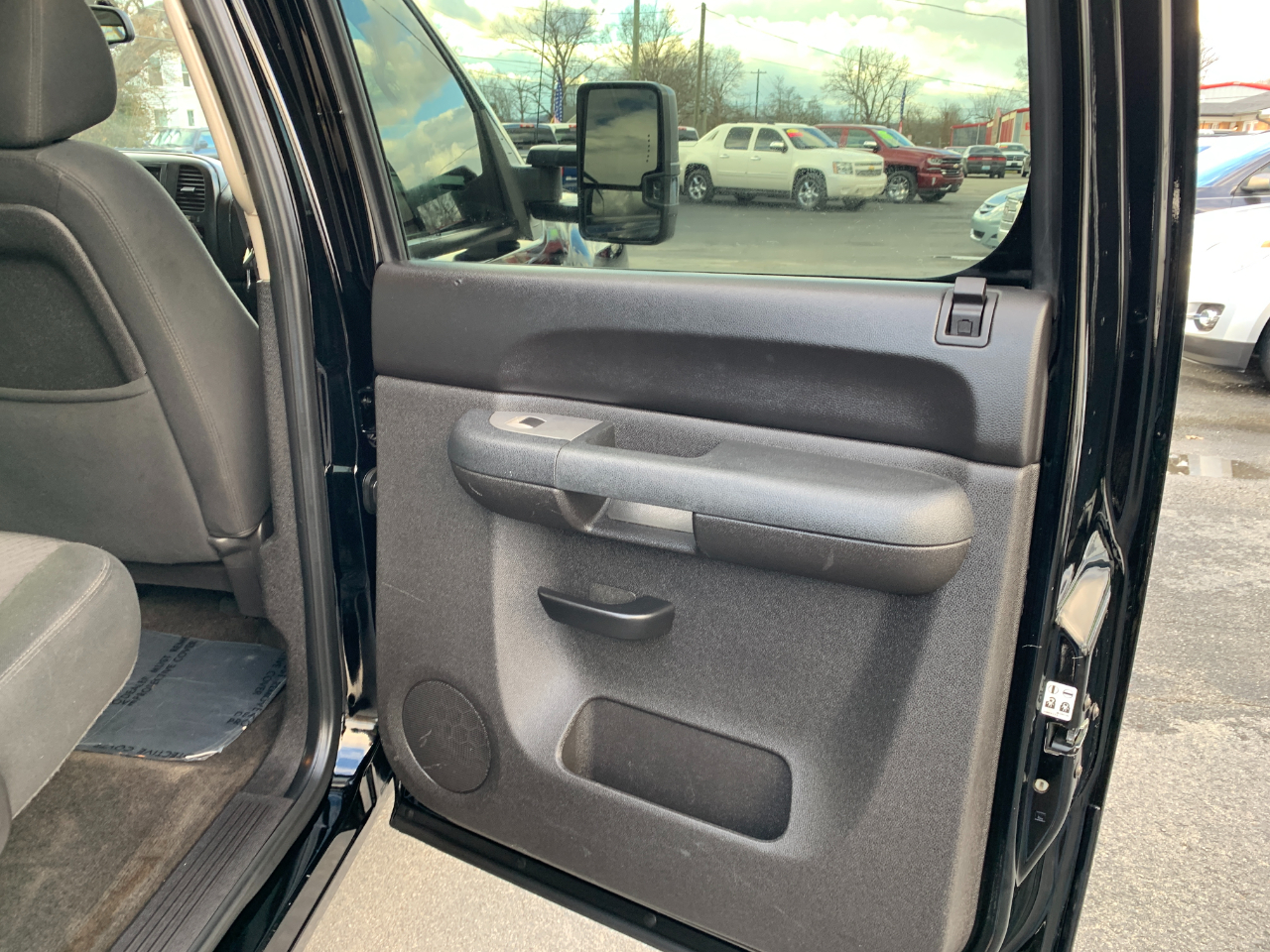 Chevrolet Silverado 1500 LT Crew Cab 4WD 2011