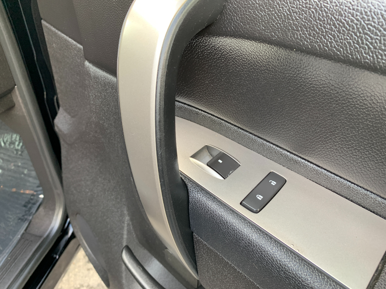 Chevrolet Silverado 1500 LT Crew Cab 4WD 2011