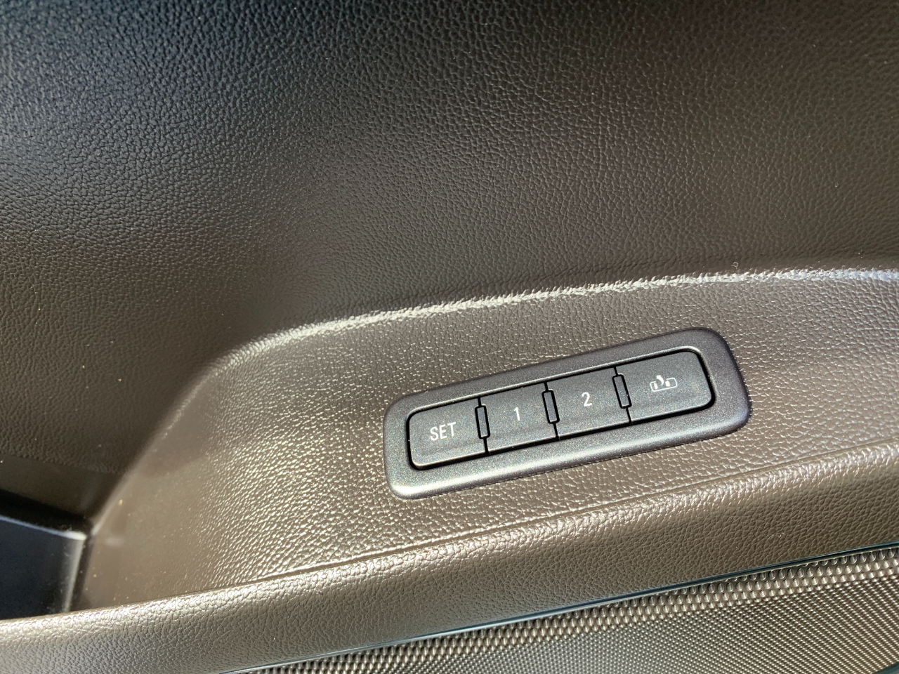 Chevrolet Suburban LTZ 2WD 2015