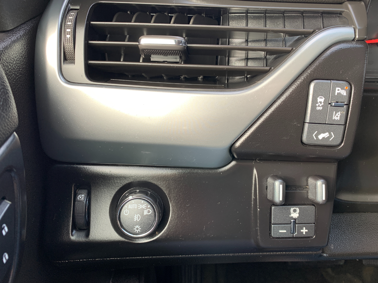 Chevrolet Suburban LTZ 2WD 2015